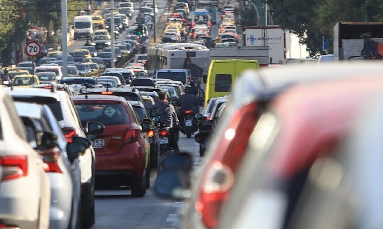 Ψηφιακό πελατολόγιο: Υποχρεωτικό από 1 Ιουλίου σε πάρκινγκ αυτοκινήτων, συνεργεία και πλυντήρια