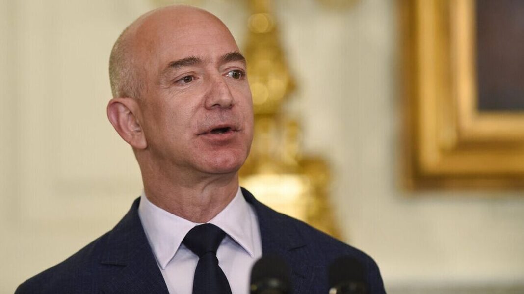 Μπέζος: Πούλησε 12 εκατ. μετοχές της Amazon – Πλουσιότερος κατά 2 δισ. δολάρια