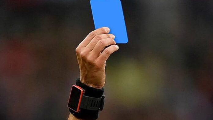 Έρχεται η… μπλε κάρτα στο ποδόσφαιρο!