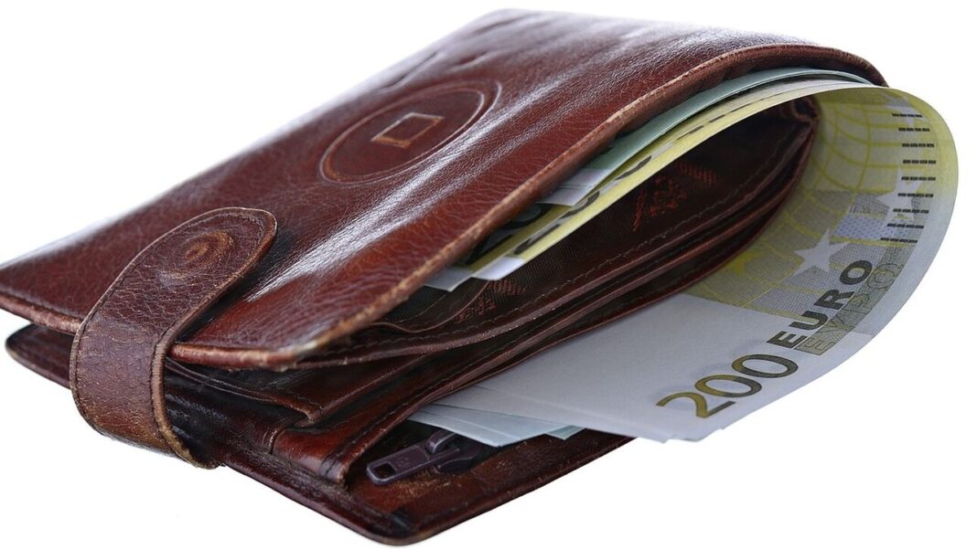 Ειδικό βοήθημα 718,50 ευρώ για ανέργους – Οι προϋποθέσεις για την υποβολή αίτησης