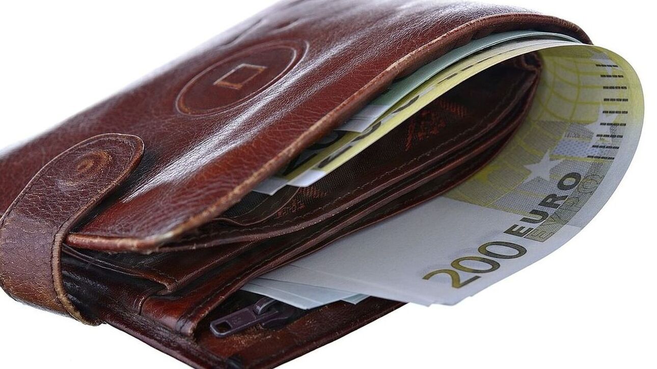 Από πότε αυξάνεται ο κατώτατος μισθός: Ποιοι είναι οι κερδισμένοι