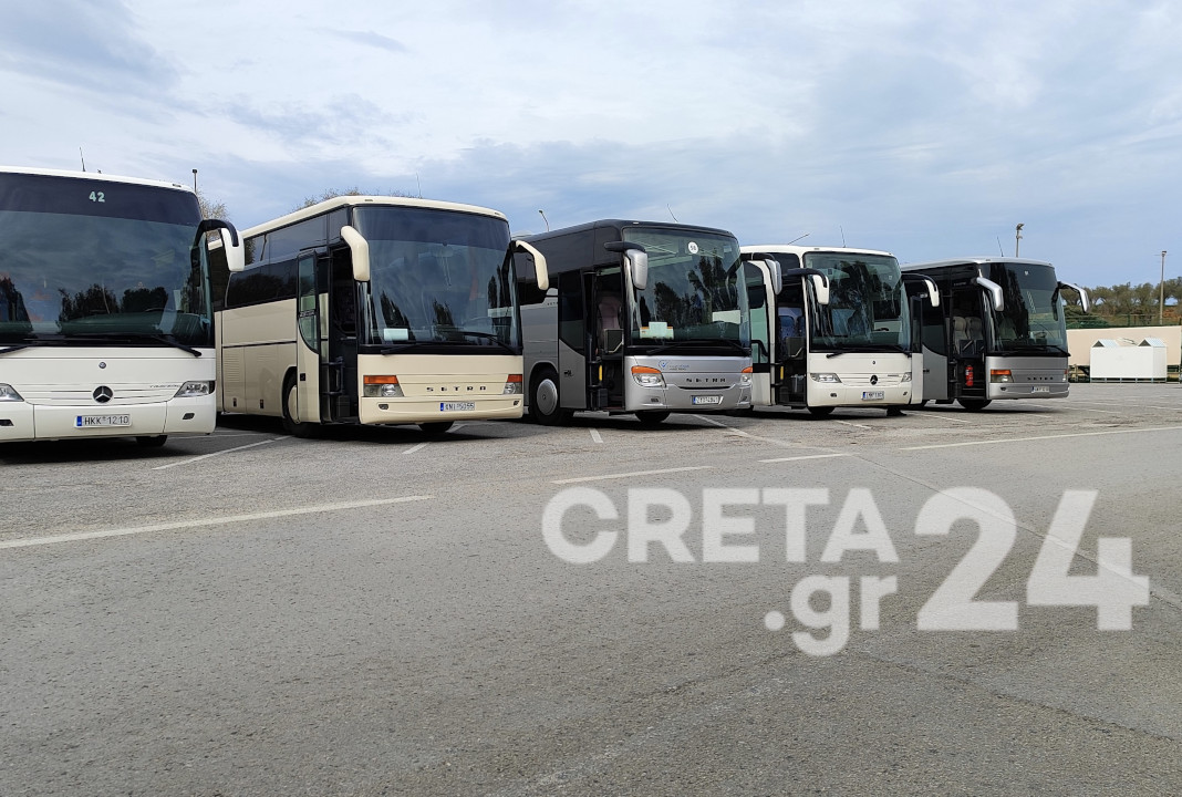Το σχέδιο του Δήμου Ηρακλείου για να φύγουν τα τουριστικά λεωφορεία από την Πλατεία Ελευθερίας