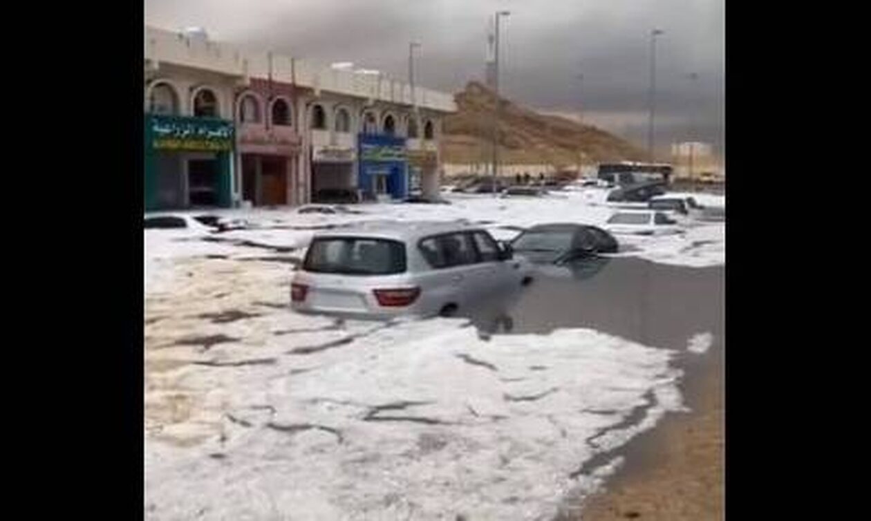 Άμπου Ντάμπι - Ντουμπάι: Εξωπραγματικές εικόνες για τους κατοίκους με χαλάζι, βροχές και πλημμύρες