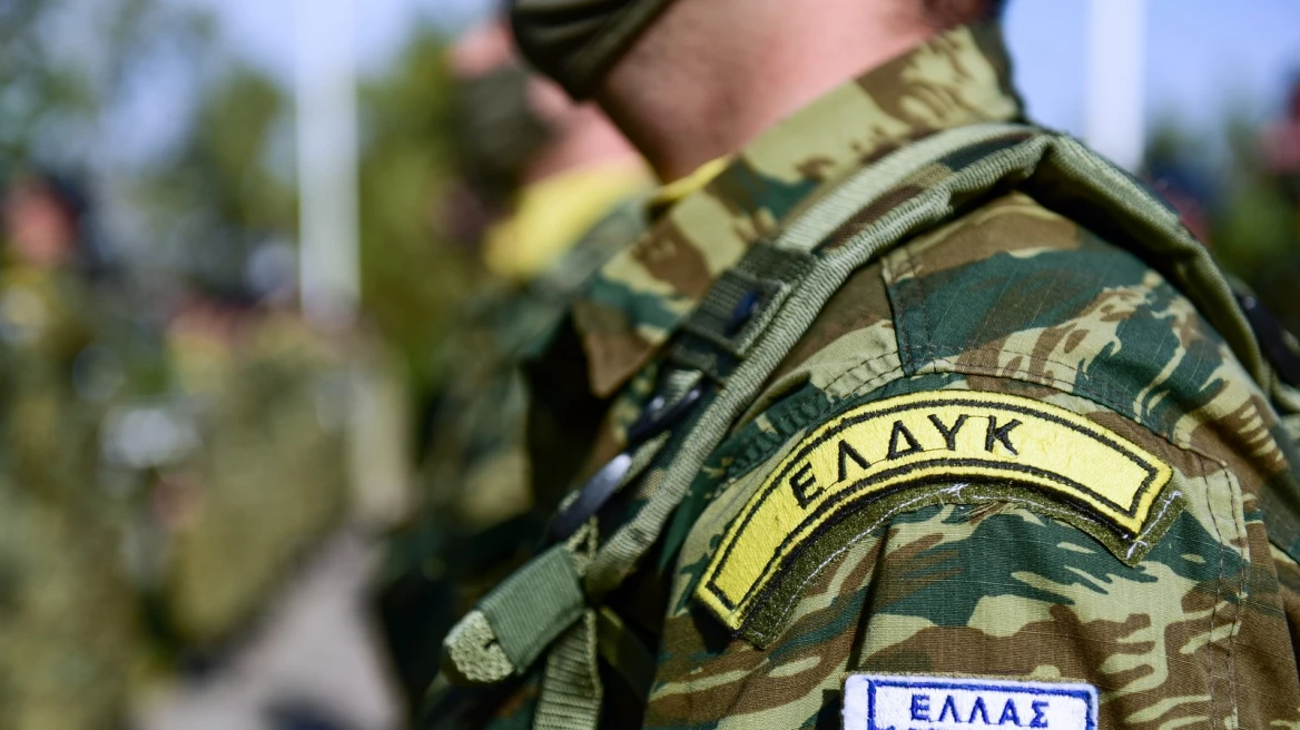 Κύπρος: Έχασε τη δεξιά του παλάμη ο στρατιώτης της ΕΛΔΥΚ που τραυματίστηκε από χειροβομβίδα