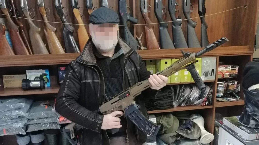 Ποιος είναι ο 59χρονος που δήλωνε «εθνικός εισαγγελέας» και «στρατιωτικός» - Απειλούσε να χρησιμοποιήσει όπλα