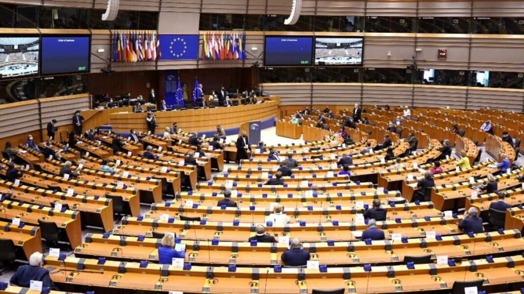 Κυβέρνηση για ψήφισμα στο Ευρωκοινοβούλιο: Εμμονική, πολιτικά υποκινούμενη ομάδα ευρωβουλευτών συκοφαντεί την Ελλάδα