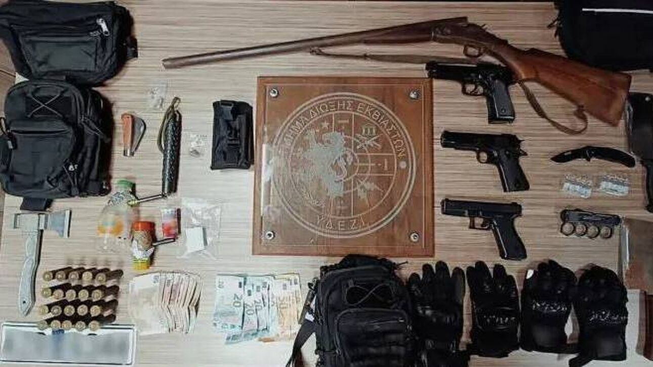 «Χειροπέδες» σε οκτώ σεσημασμένους για επιθέσεις σε νυχτερινά κέντρα και αγώνες ποδοσφαίρου