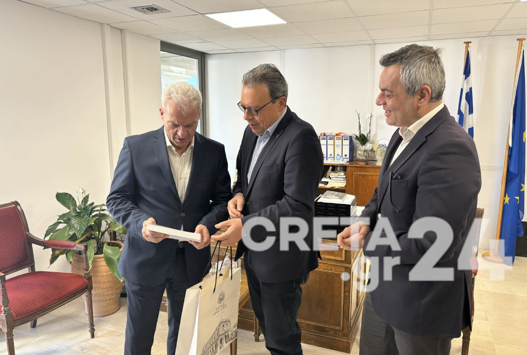 Συνάντηση του Δημάρχου Ηρακλείου με τον Σωκράτη Φάμελλο