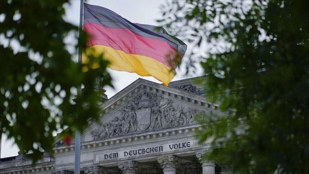 Δημοσκόπηση Bloomberg: Παρέμεινε στάσιμη η γερμανική οικονομία