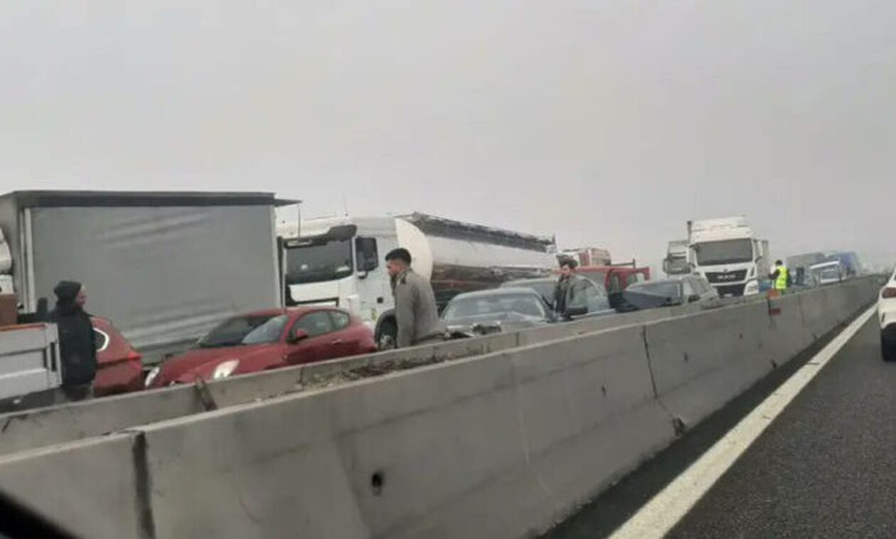 Ιταλία: Μεγάλη καραμπόλα εξαιτίας πυκνής ομίχλης - Αναφορές για σοβαρά τραυματισμένους