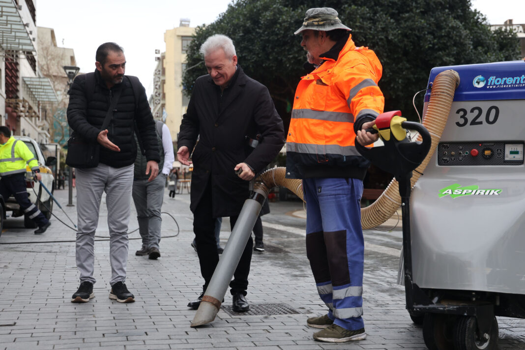 Ηράκλειο-Επιχείρηση «Καθαρή Πόλη»: Ξανά σε χρήση οι μηχανοκίνητες σκούπες και το ευέλικτο ρυμουλκούμενο πιεστικό όχημα