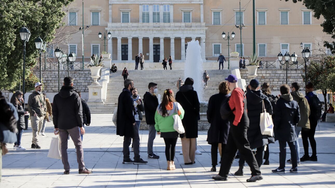 Κατώτατος μισθός: Αυξήσεις από τον Απρίλιο – Τι αλλάζει με τα επιδόματα τριετίας