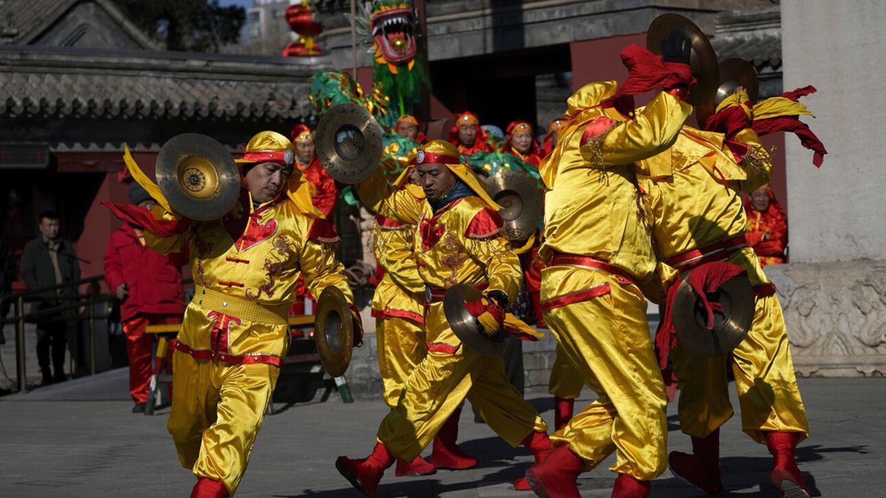 Η χρονιά του δράκου: Με μεγαλοπρέπεια οι εορτασμοί της κινεζικής Πρωτοχρονιάς