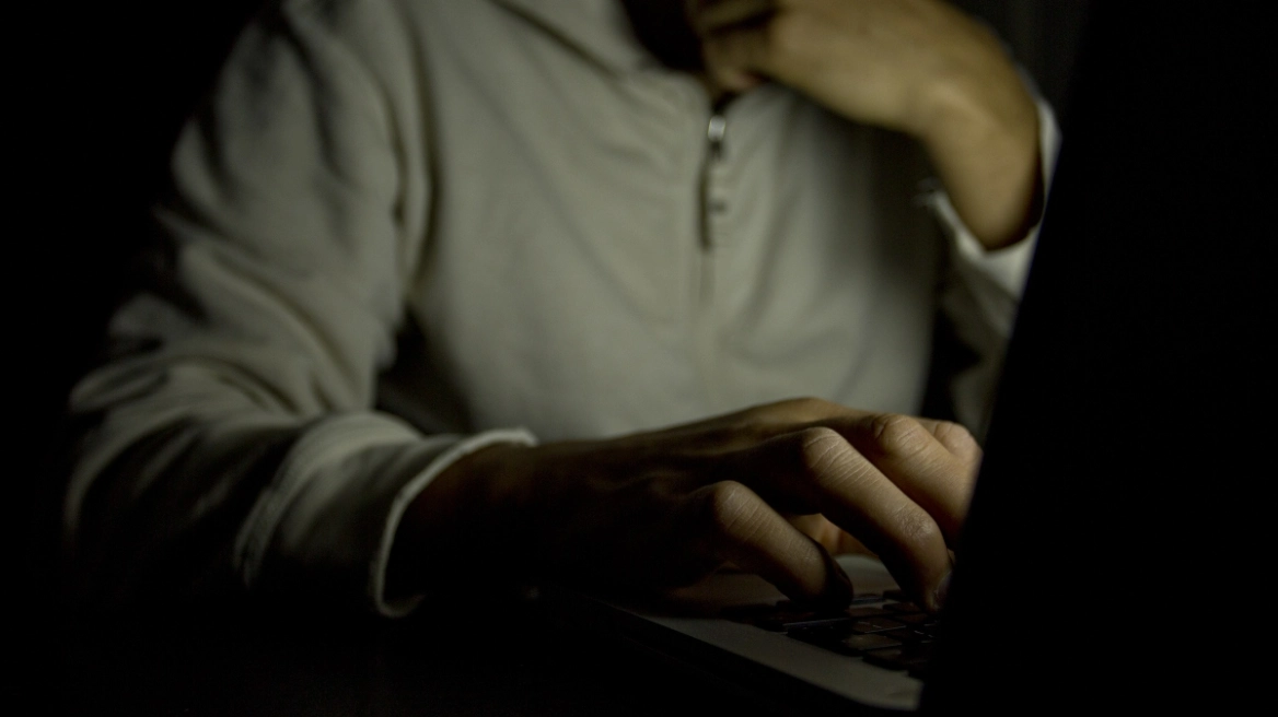 Ίσως το έκανε από ζήλια για να με εκδικηθεί, λέει ο 24χρονος που καταδικάστηκε για ξένο sex tape και αθωώθηκε