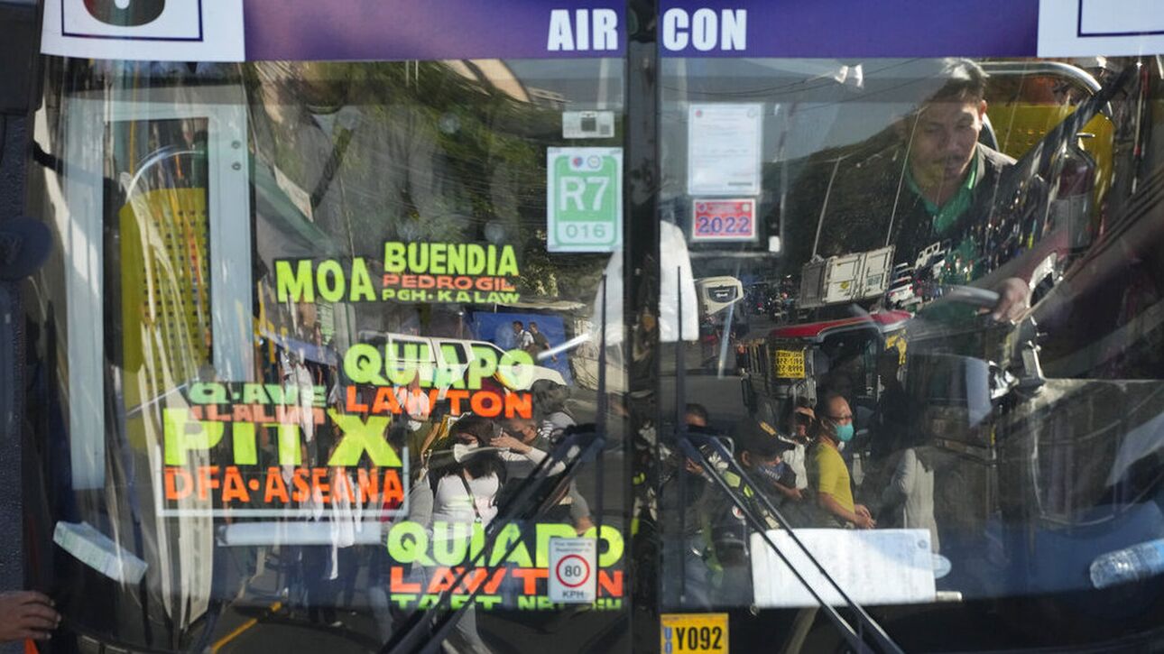 Φιλιππίνες: Κατολίσθηση καταπλάκωσε δυο λεωφορεία – Πέντε νεκροί και 31 τραυματίες