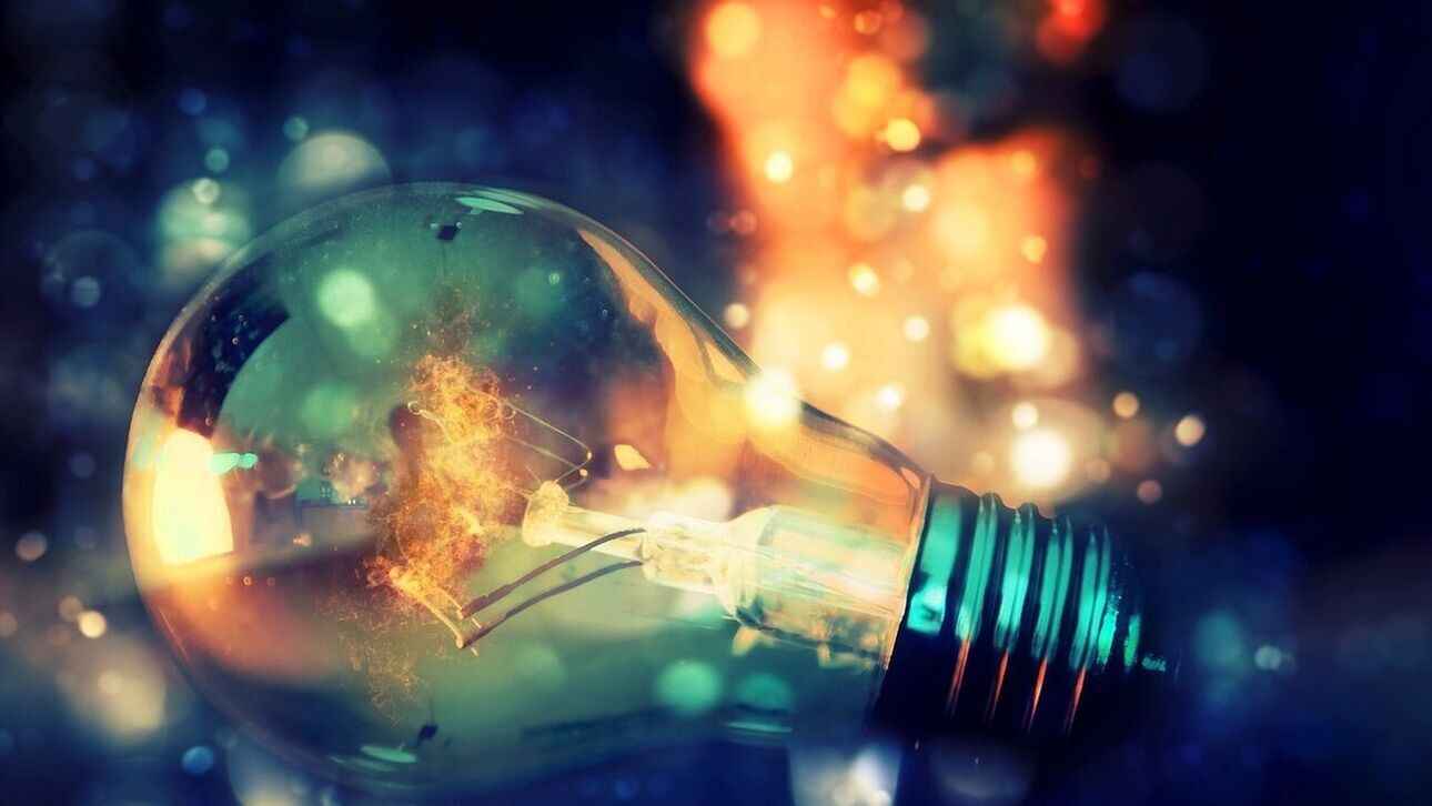 Τιμολόγια ρεύματος: Τι πρέπει να γνωρίζετε για τις νέες τιμές και τα 6μηνα συμβόλαια