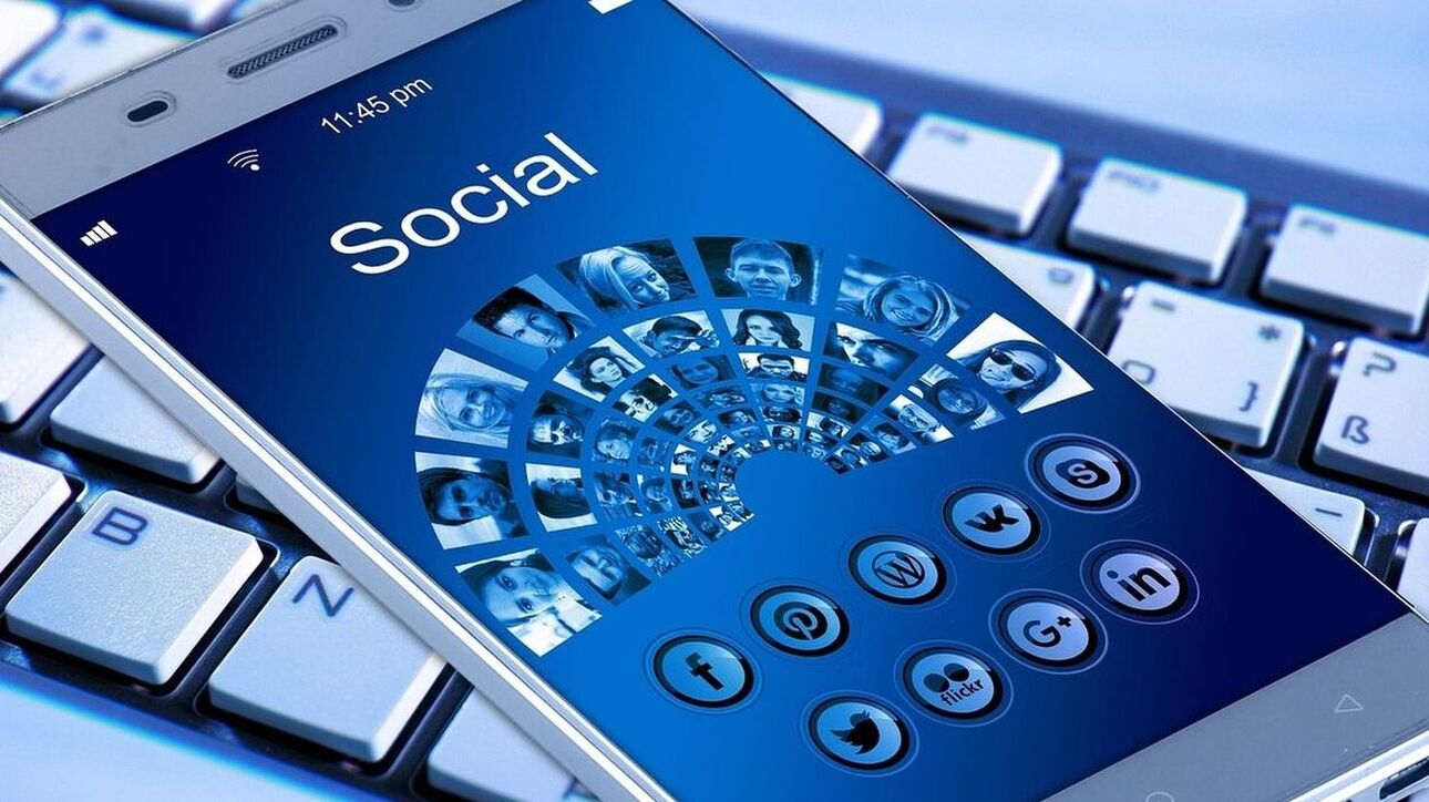 Φλόριντα: Αντιδράσεις για νόμο που απαγορεύει πρόσβαση στα social media στους κάτω των 16