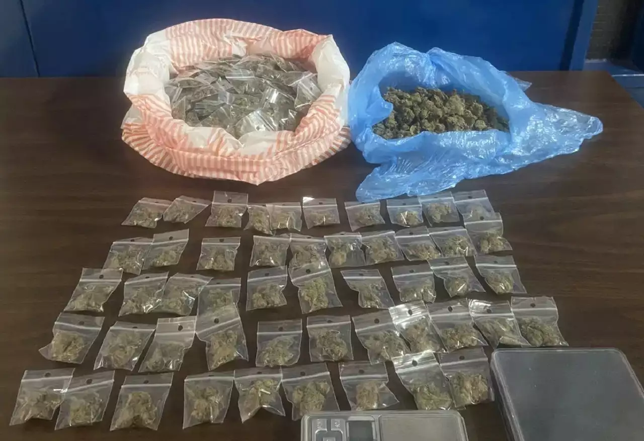 Νεαρός έκρυβε στο σπίτι του πάνω από μισό κιλό κάνναβη