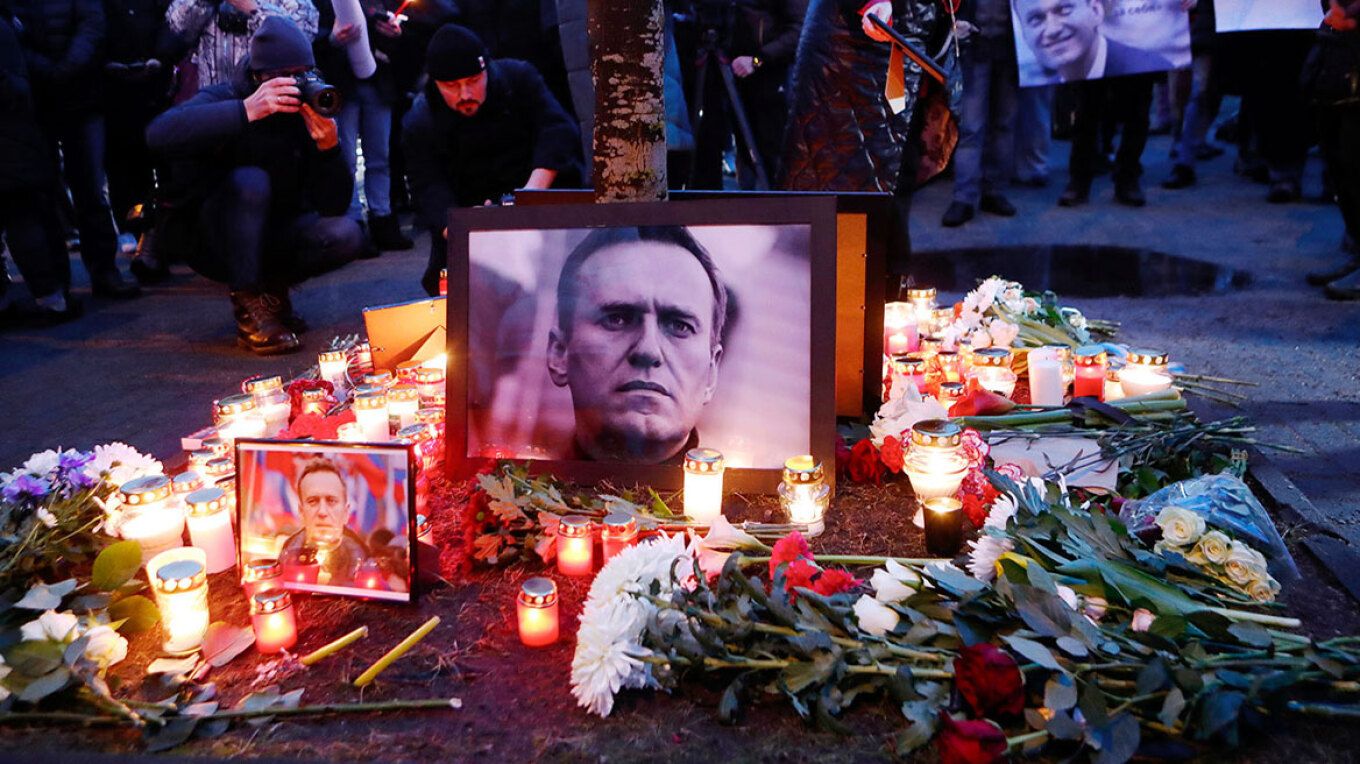 Χαρακτήρα διαδήλωσης κατά του Πούτιν παίρνουν οι εκδηλώσεις μνήμης για τον Ναβάλνι στη Ρωσία