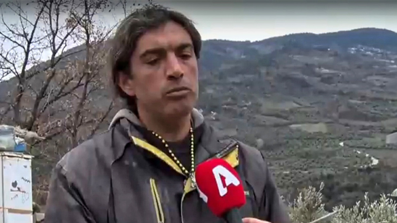 Κορινθία: Δημοτικός υπάλληλος ο Κρητικός πατέρας της οικογένειας των παλαιοχριστιανών – Εργαζόταν με τηλεργασία