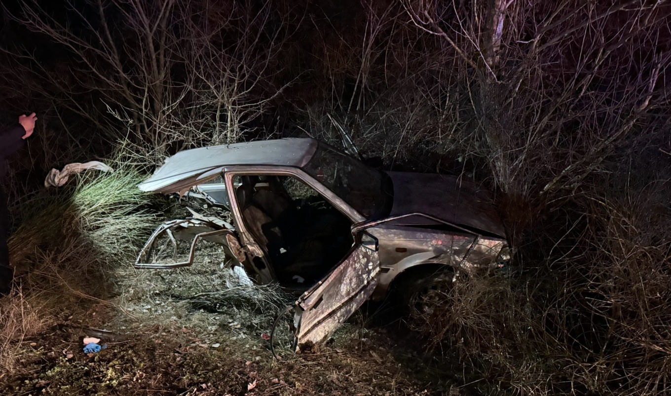 Τροχαίο με τρεις τραυματίες - Αυτοκίνητο κόπηκε στα δύο