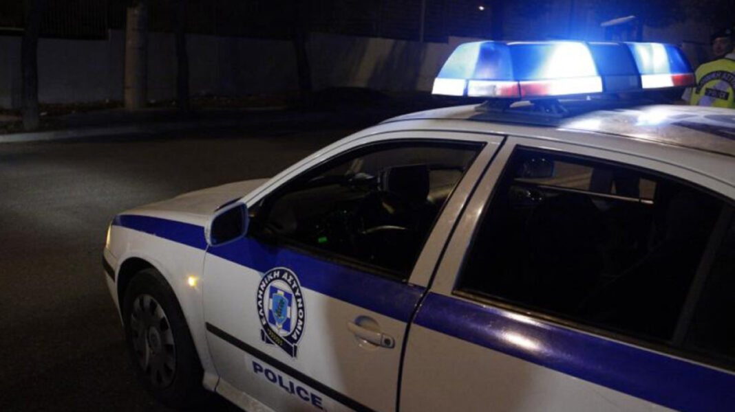 Βίντεο ντοκουμέντο: Ανήλικοι λήστεψαν κατάστημα και χτύπησαν με αυτοκίνητο τον ιδιοκτήτη