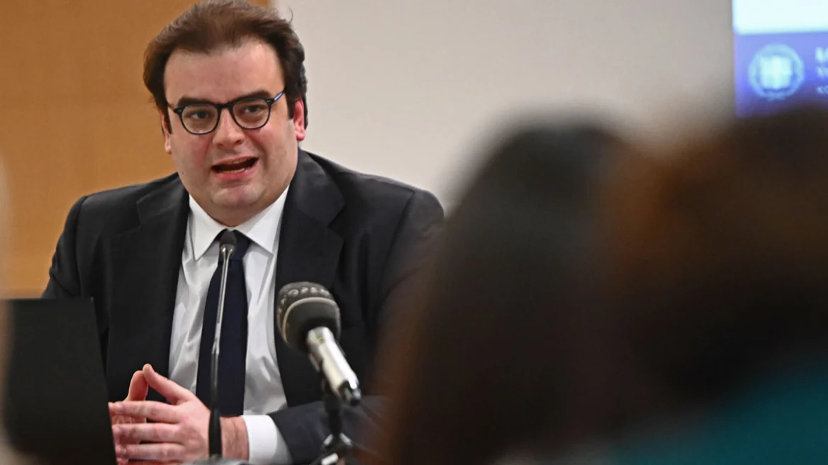 Πιερρακάκης για μη κρατικά ΑΕΙ: Από τον Σεπτέμβριο του ‘25 οι αιτήσεις - Και με Πανελλαδικές η εισαγωγή με ελάχιστη βάση