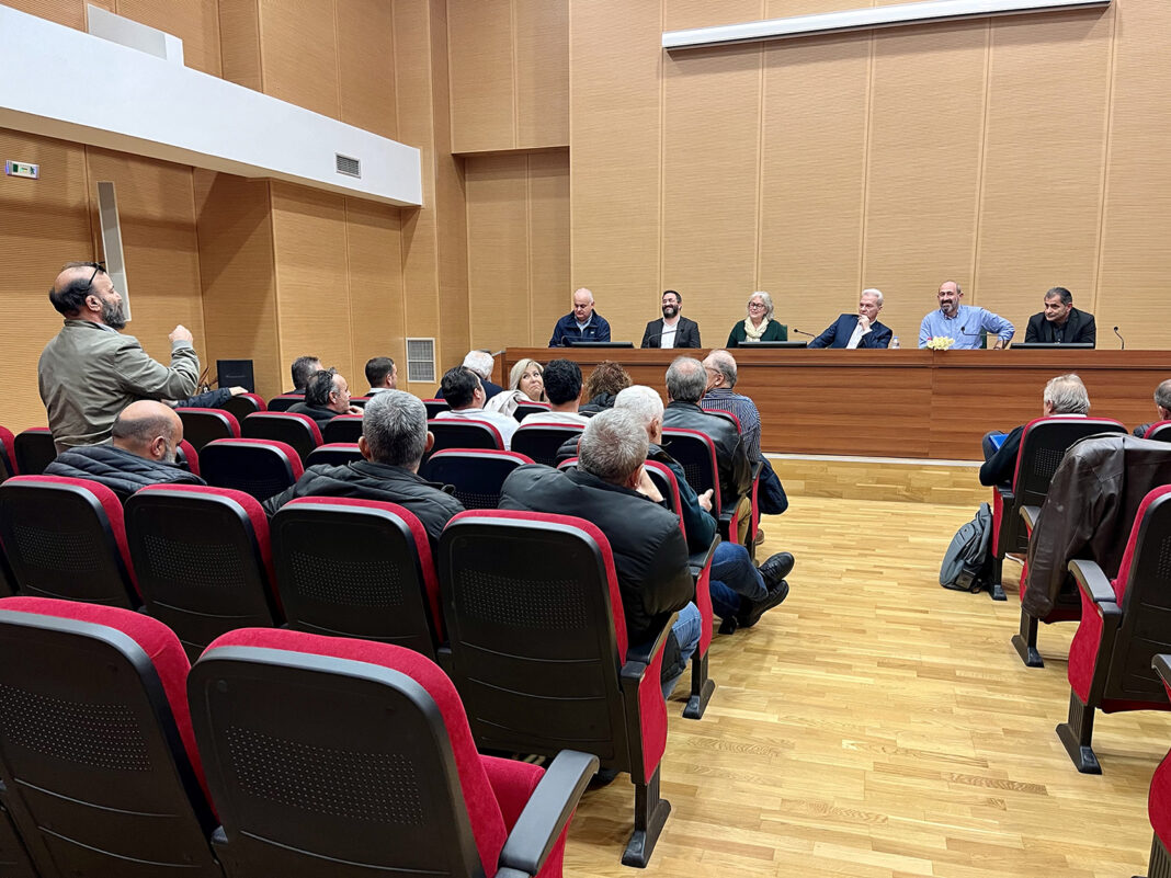 proedroi_topikon_koinotiton_3 Συνάντηση του Αλέξη Καλοκαιρινού με τους Προέδρους όλων των Τοπικών Κοινοτήτων του Δήμου Ηρακλείου