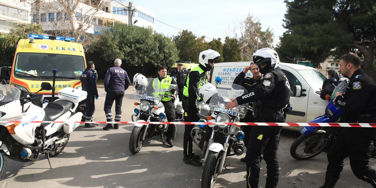 Πυροβολισμοί σε ναυτιλιακή: Νεκρός ο δράστης