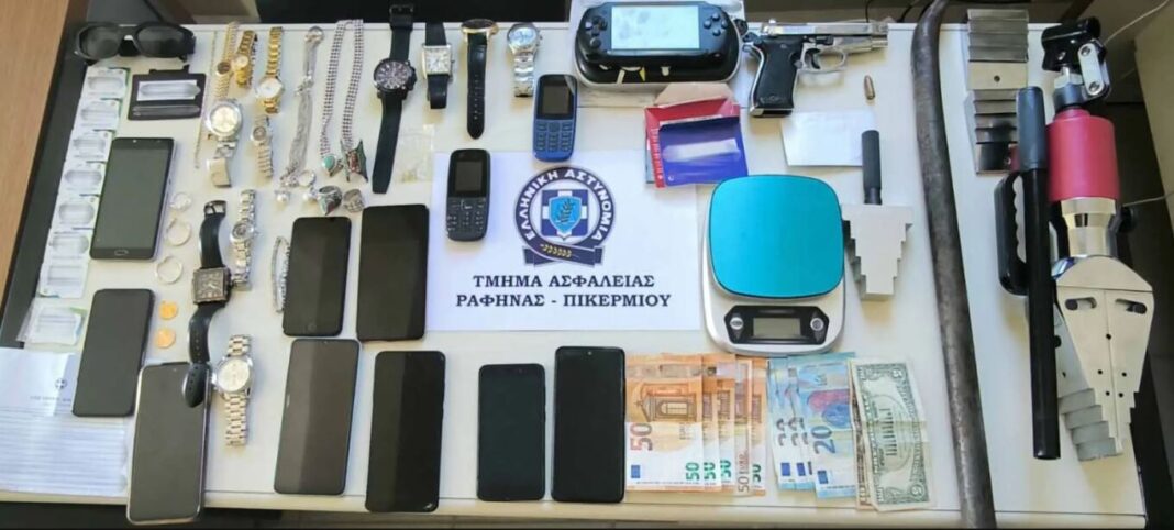 Σπείρα διαρρηκτών έκλεβε σπίτια και αυτοκίνητα