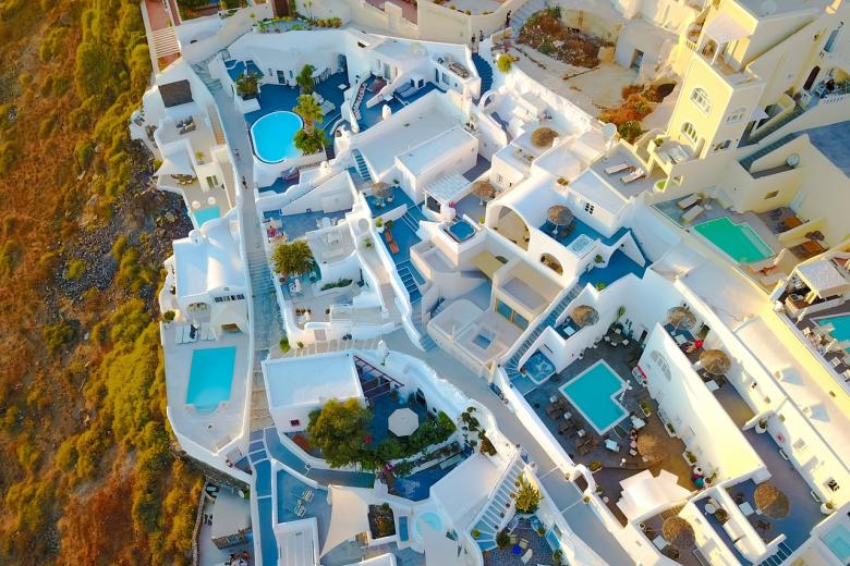 Απογειώνεται ο τουρισμός το 2024: Προσδοκίες για έσοδα ρεκόρ πάνω από 22 εκατ. ευρώ