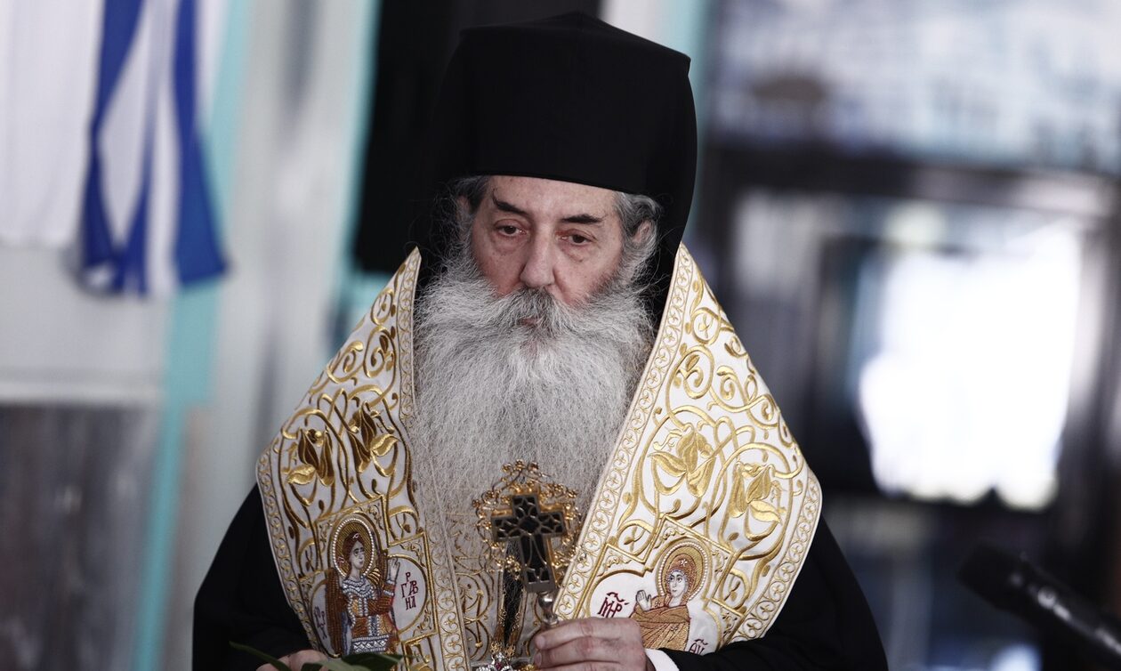 Μητρόπολη Πειραιώς: Εκτός θείας κοινωνίας όσοι βουλευτές ψήφισαν τον γάμο των ομόφυλων ζευγαριών