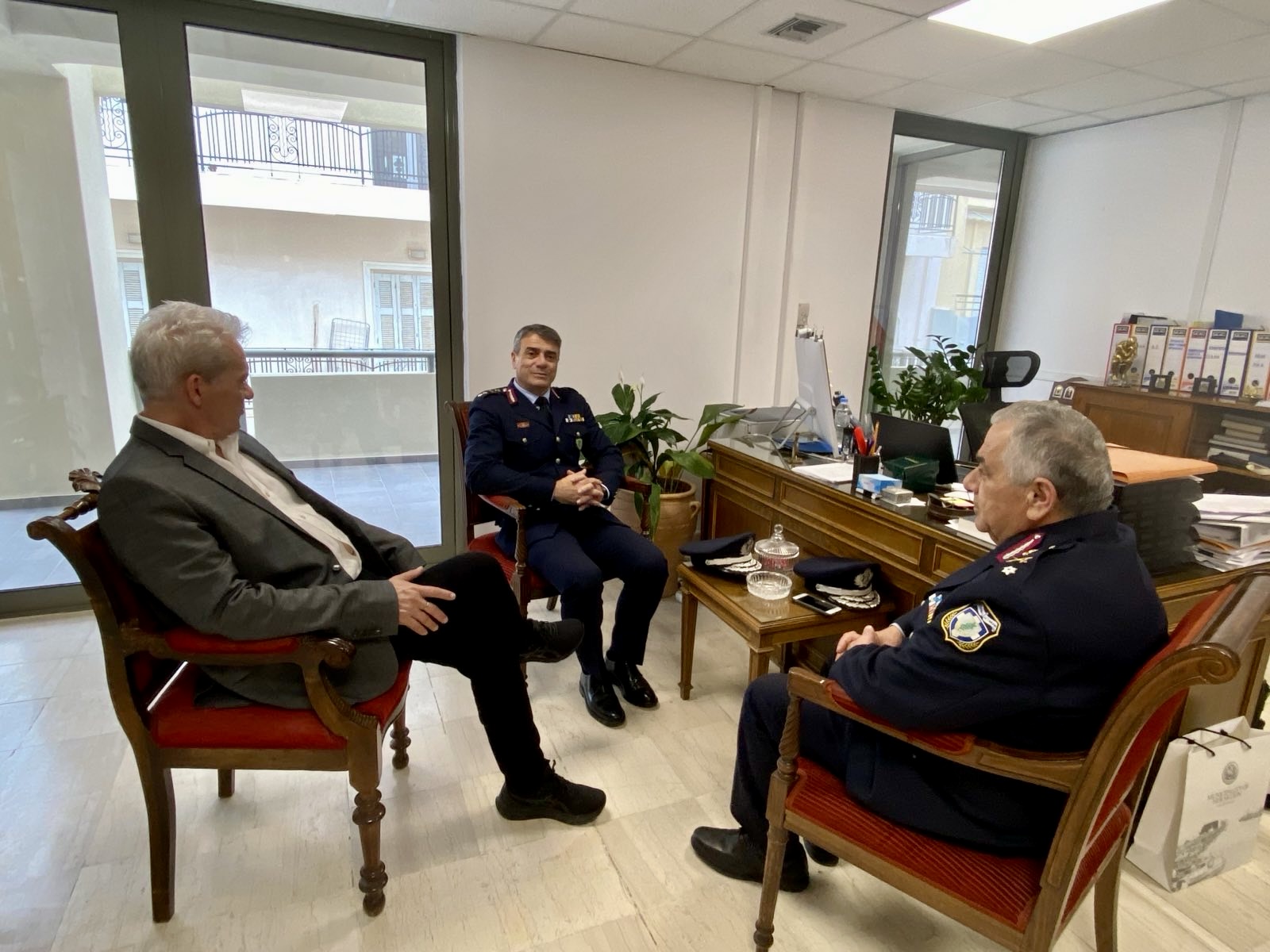 Σταθερή συνεργασία Δήμου Ηρακλείου - ΕΛΑΣ για την αντιμετώπιση θεμάτων παράνομης στάθμευσης, ηχορύπανσης, ενδοοικογενειακής βίας