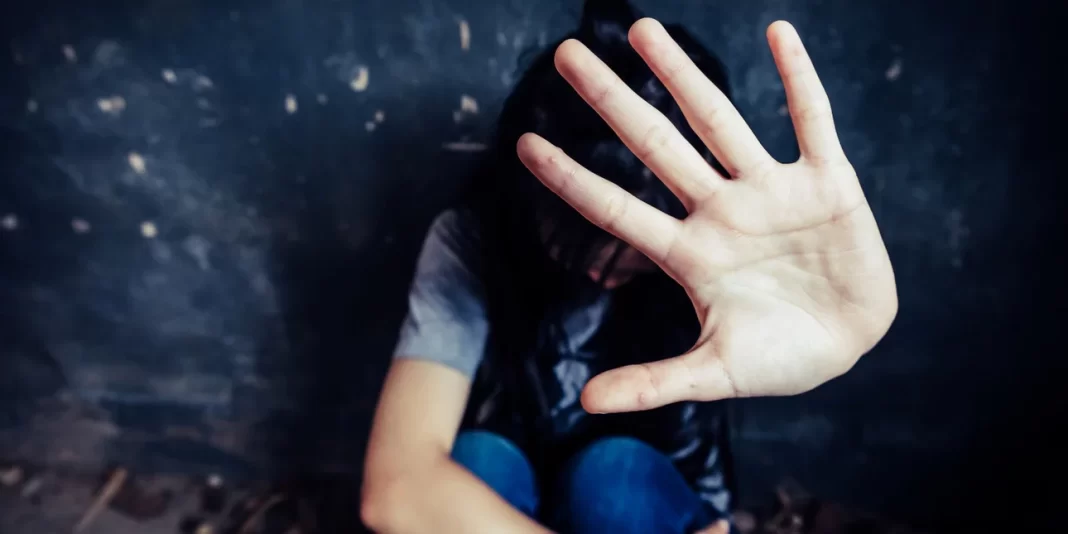 Στη φυλακή 55χρονος που ασέλγησε στην 16χρονη ανιψιά του – Δίπλα της κοιμόταν η κόρη του