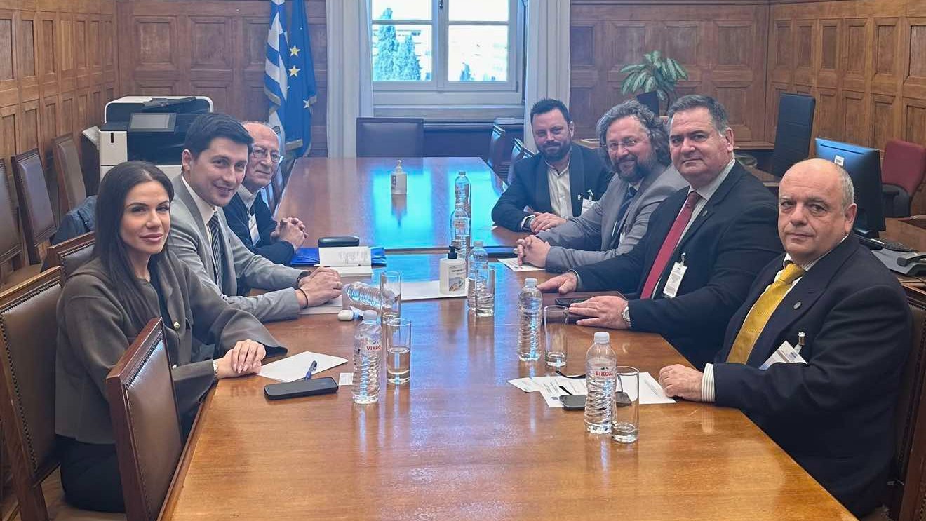Συνάντηση των βουλευτών του ΠΑΣΟΚ με εκπροσώπους του Επιμελητηριακού Ομίλου Ανάπτυξης Ελληνικών Νησιών