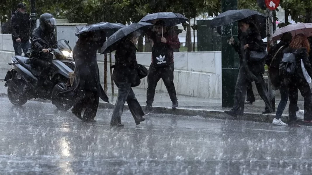 Έρχεται 48ωρη κακοκαιρία με βροχές, καταιγίδες και θυελλώδεις ανέμους έως 9 μποφόρ