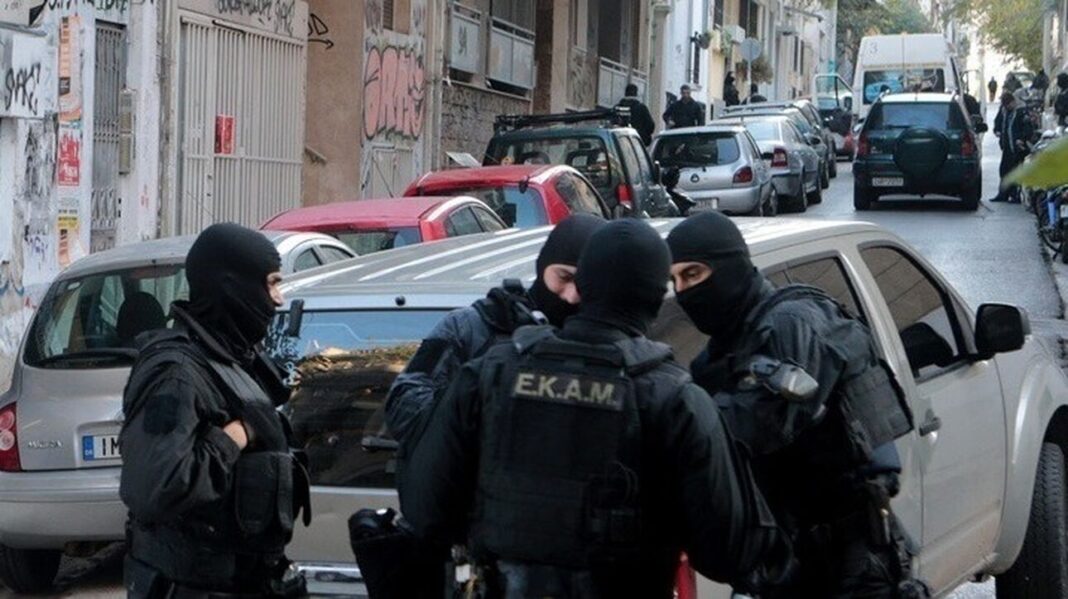 Αντιτρομοκρατική: Στον εισαγγελέα οι έξι από τους δέκα συλληφθέντες