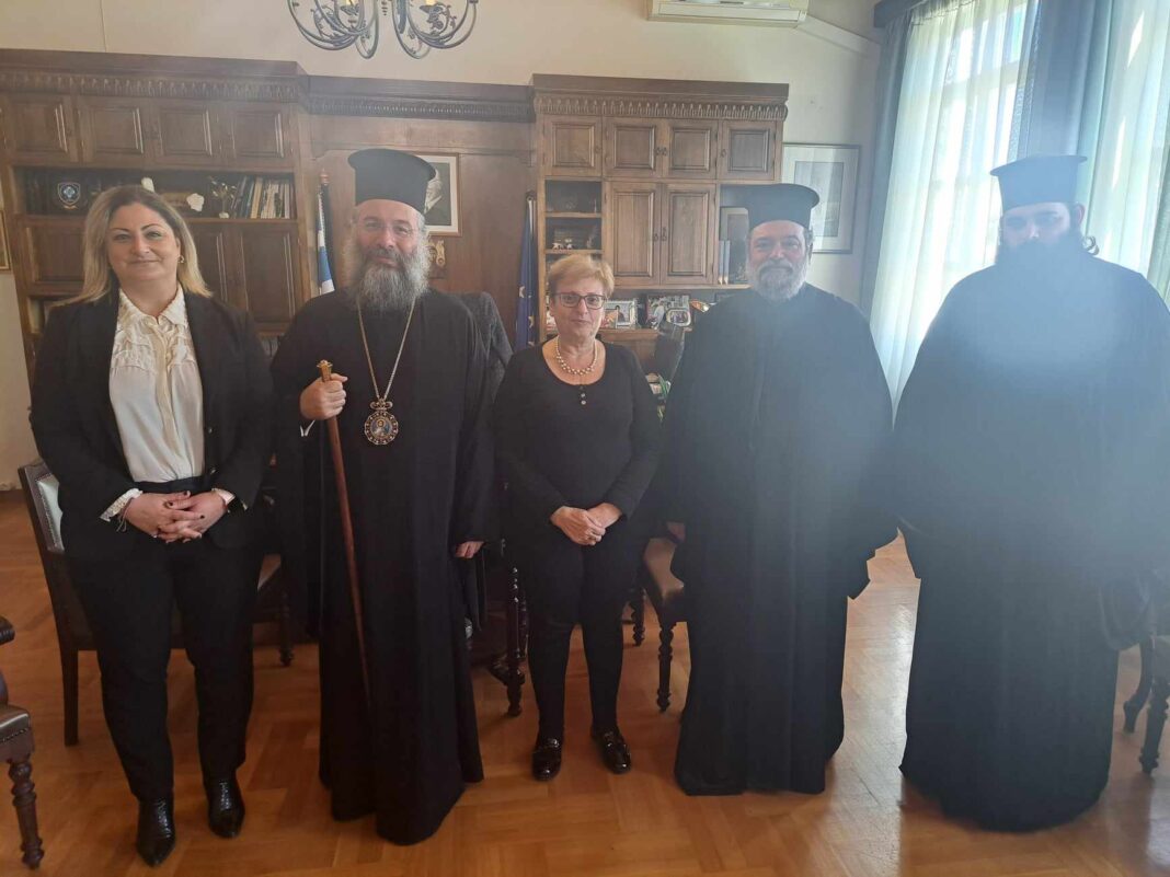 Συνάντηση με τον Σεβ. Μητροπολίτη Ρεθύμνης & Αυλοποτάμου είχε η Αντιπεριφερειάρχης Ρεθυμνης Μαρία Λιονή