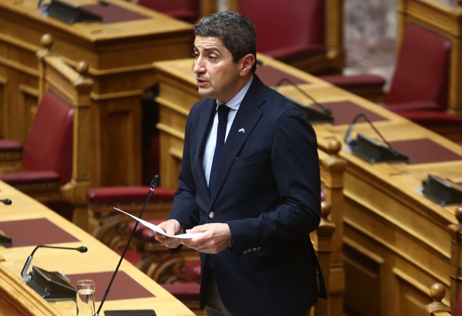 Σύσκεψη Αυγενάκη με φορείς γεωργών, κτηνοτρόφων, μελισσοκόμων και αλιέων από όλη την Κρήτη