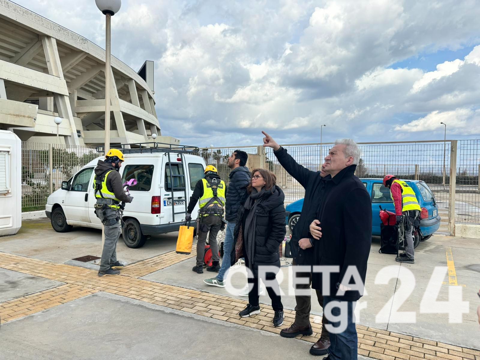 Aυτοψία Καλοκαιρινού στο Παγκρήτιο Στάδιο - Σε εξέλιξη οι εργασίες αποκατάστασης του στεγάστρου