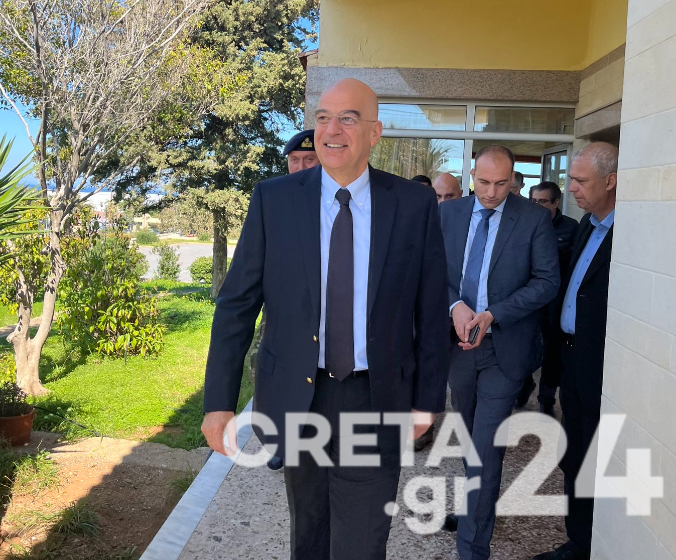 Στο Ηράκλειο ο Νίκος Δένδιας - Επίσκεψη στη Σχολή Εφέδρων Αξιωματικών Πεζικού