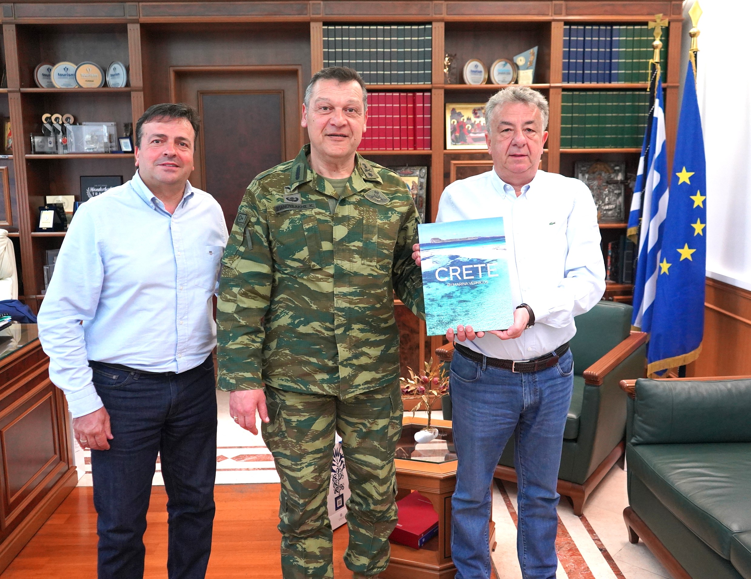 Ο νέος Διοικητής της ΣΕΑΠ επισκέφθηκε τον Περιφερειάρχη Κρήτης