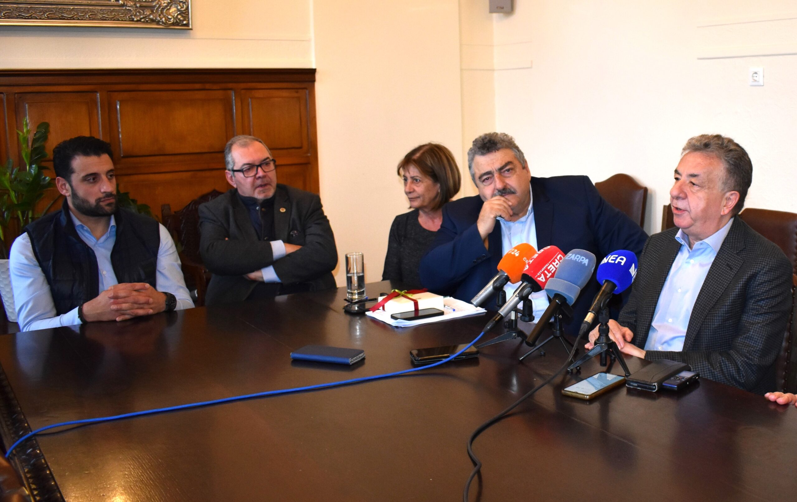 Συμβάσεις 3,55 εκ. ευρώ για αποκατάσταση ζημιών στο επαρχιακό οδικό δίκτυο, οι οποίες προκλήθηκαν από τις θεομηνίες του 2019 υπέγραψε ο Περιφερειάρχης Κρήτης