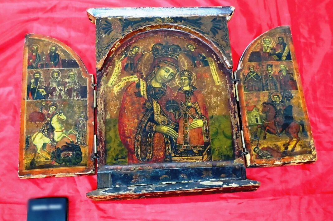 Αρχαιοκάπηλος έκρυβε στο σπίτι του δακτυλίδι της Βυζαντινής εποχής, εικόνες και νομίσματα