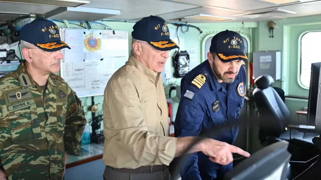 2436cc73-6147464 Δένδιας στο πλήρωμα της φρεγάτας «ΥΔΡΑ»: Είμαστε πολύ περήφανοι για αυτό που κάνετε