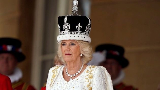 H Καμίλα έγινε Barbie - Η αντίδραση της βασίλισσας της Μεγάλης Βρετανίας