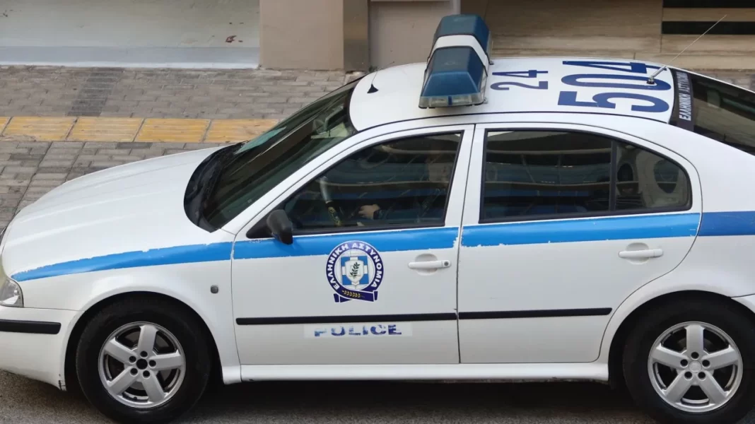 Χρυσές λίρες μετρητά και κοσμήματα η λεία διαρρηκτών από σπίτια