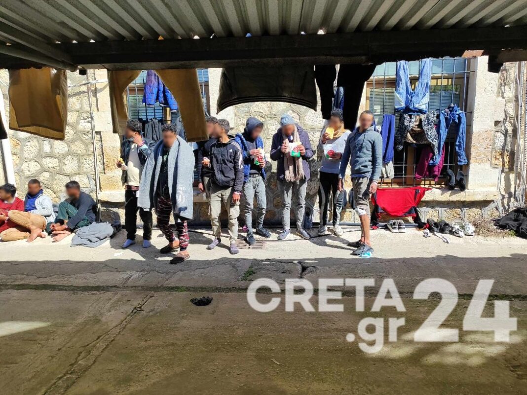 Συνεχείς οι μεταναστευτικές ροές στην Κρήτη: Στην Σούδα οι 91 μετανάστες που εντοπίστηκαν ανοιχτά του νησιού