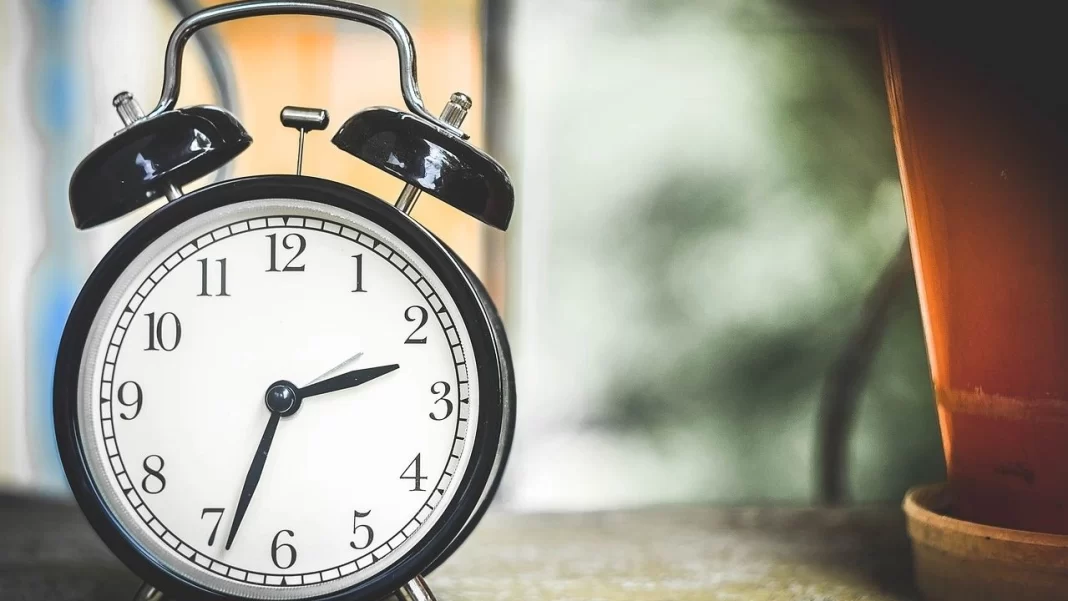 Αλλάζει η ώρα – Πότε γυρίζουμε τα ρολόγια μας μια ώρα μπροστά