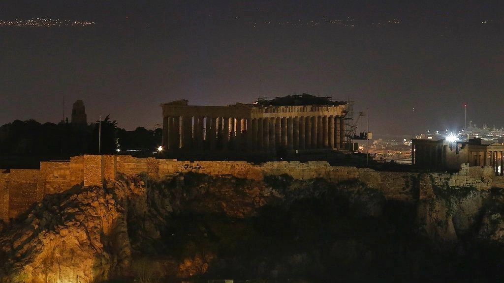 Η Ώρα της Γης 2024: Πότε και γιατί σβήνουμε τα φώτα